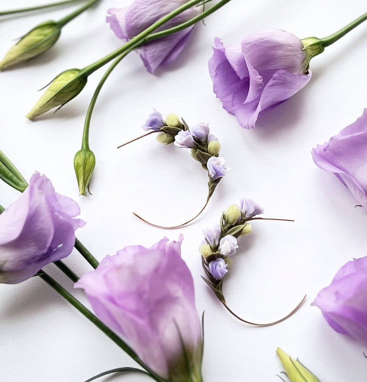 Lisianthus half round Hoops