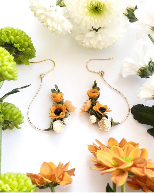 Chrysanthemum Anenome Eucalyptus Dangles